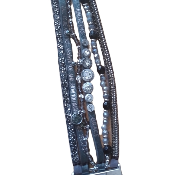 Women's Good Work Multi-Strand Beaded Bracelet - Picture 4 of 6